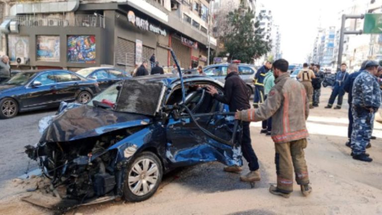 جريح بحادث سير في سليم سلام