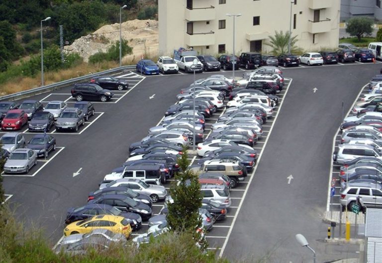 تعرفة جديدة لمواقف السيارات