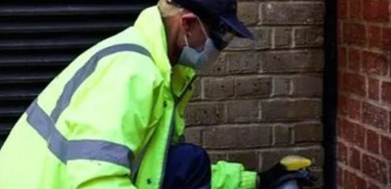 حي بريطاني ينتفض: “هذا الجدار ليس مكانا للتبول”