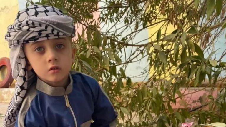 إبن الـ 5 سنوات مات غرقاً.. وكلام مؤثر من والده في نعيه