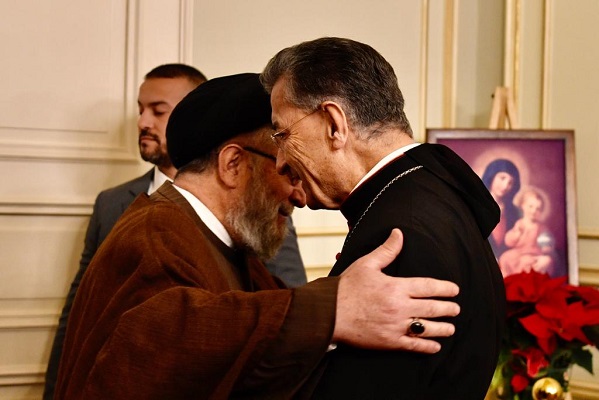 بالصور.. وفد من “حزب الله” في بكركي