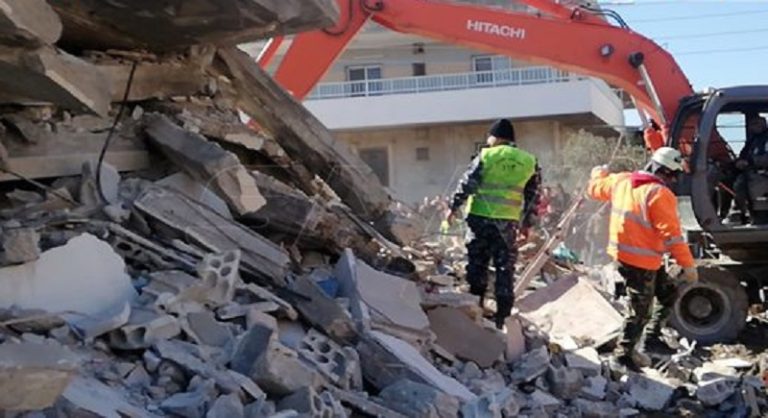 الدفاع المدني السوري: هناك احتمال لوجود أحياء.. و9 عالقون في جبلة