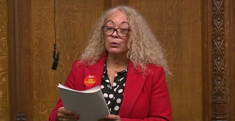 نائبة بريطانية