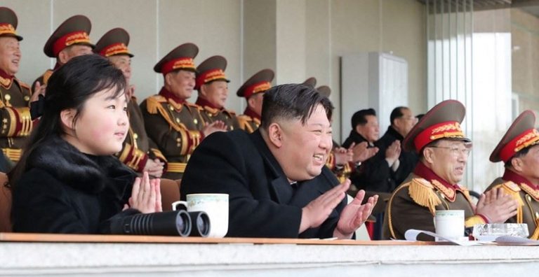 أفلام هوليوود ممنوعة بكوريا الشمالية.. وهذه عقوبة من يشاهدها