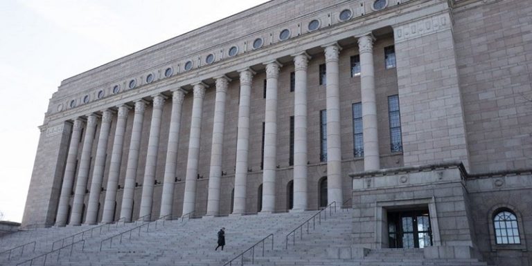 فنلندا تقترب من عضوية الناتو