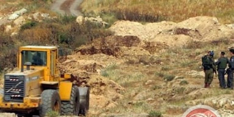 العدو يعتقل مزارعين ويسرق مقتنياتهم في جنين