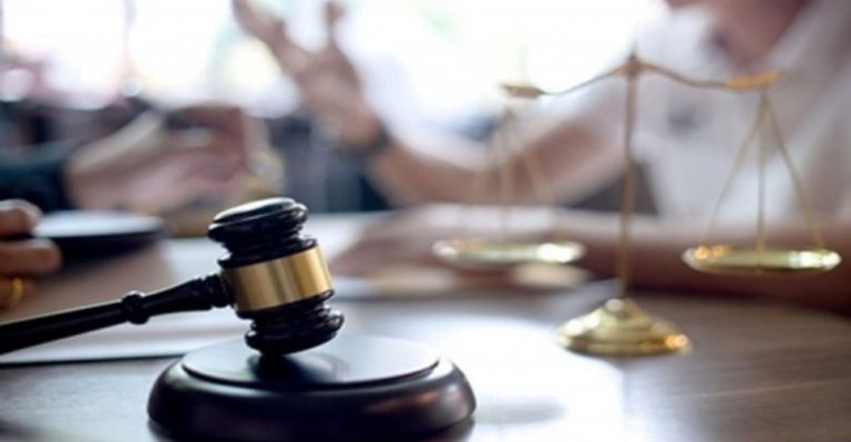 عذبت زوجها 20 عاماً.. الحكم على سيدة تعمل في وزارة العدل بالسجن