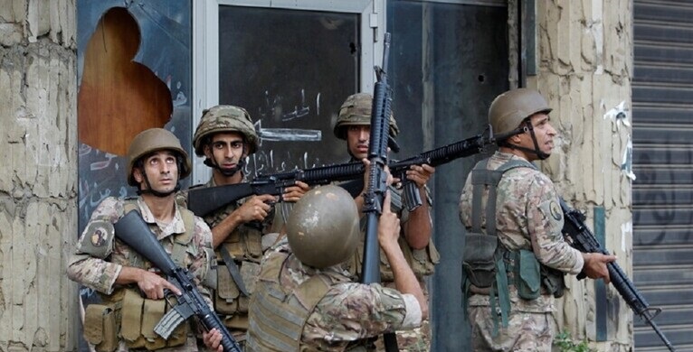 إشتباك مسلّح بين مخابرات الجيش ومطلوبين