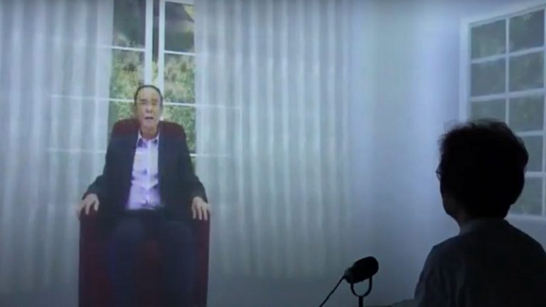 بالفيديو: الذكاء الاصطناعي يستطيع التواصل مع الموتى!