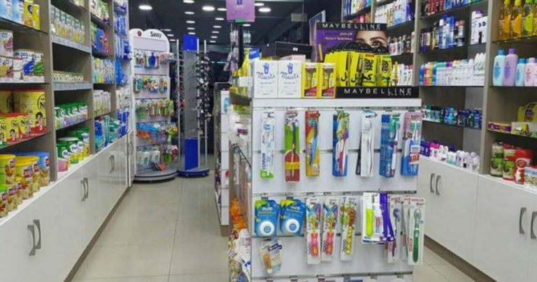 سطو مسلّح على صيدلية! (فيديو)