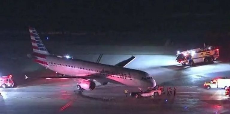 بالفيديو.. تصادم طائرة وحافلة بمطار لوس أنجلوس