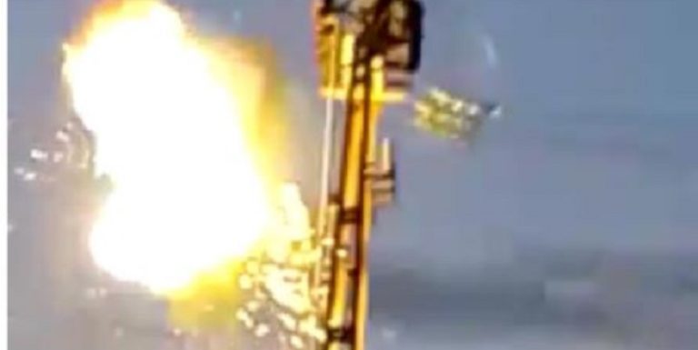 صاعقة تضرب محطة التغذية بالنبطية