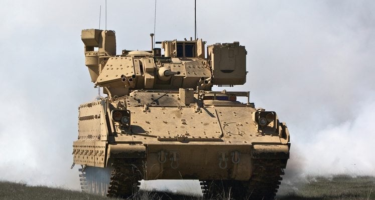 البنتاغون: أكملنا تدريب أول كتيبة أوكرانية على استخدام مدرعات برادلي