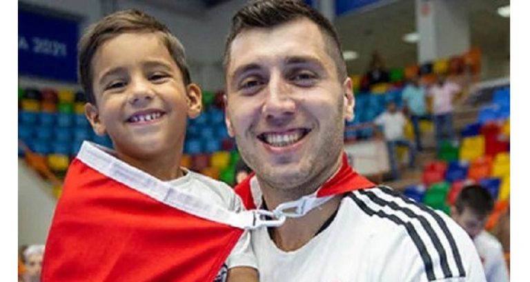 بالصور: قائد منتخب تركيا لكرة اليد جثة تحت منزله