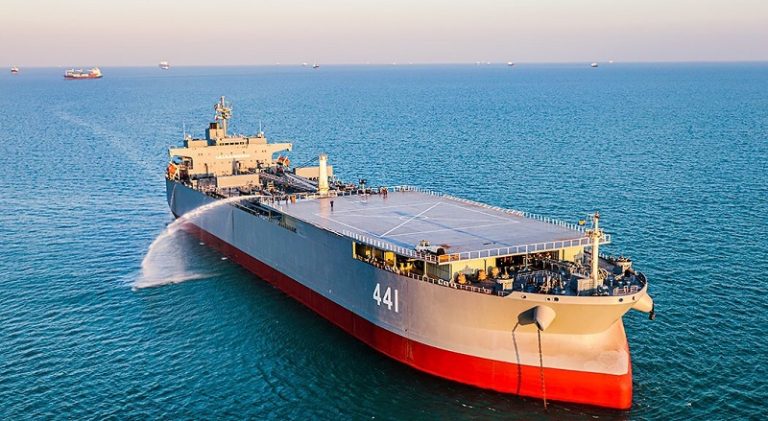 بالصور: إيران ترسي سفينتين حربيتين في البرازيل