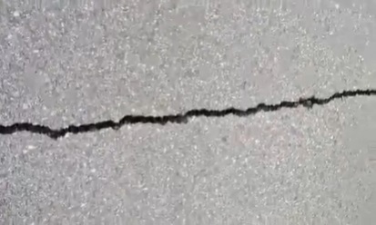 بالفيديو: تشققات أرضية تتحرك في تركيا