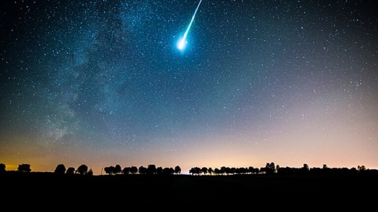 بالفيديو: سقوط نيزك في السعودية.. وخبير يوضح