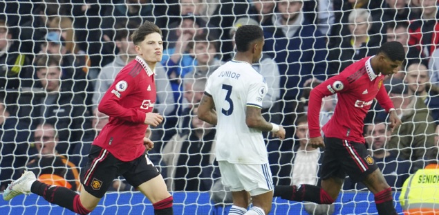 مانشستر يونايتد يقهر ليدز ويُزيد الخناق على السيتي والارسنال