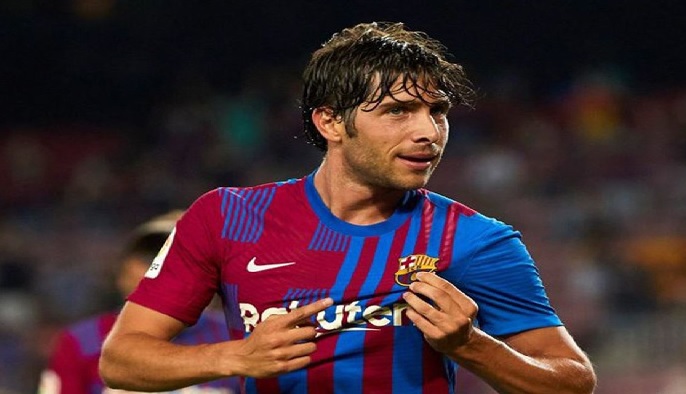 سيرجيو روبرتو يجدد عقده مع برشلونة
