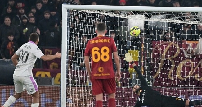 كريمونيزي يواصل مفاجأته ويُقصي روما من كأس ايطاليا