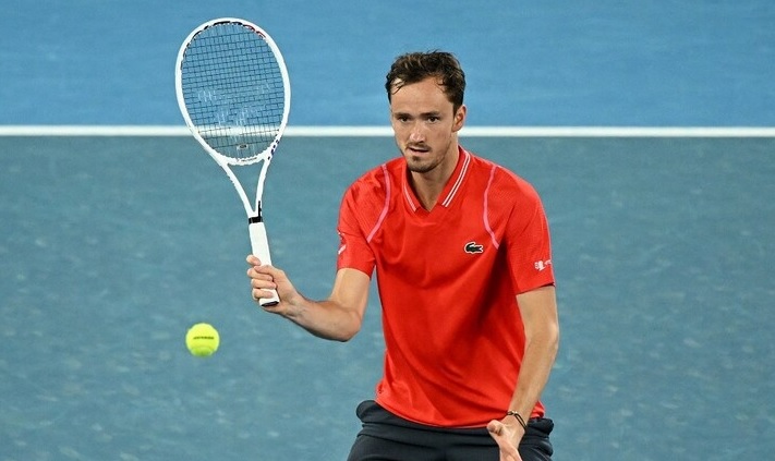 دورة روتردام للتنس: ميدفيديف يتأهل لربع النهائي