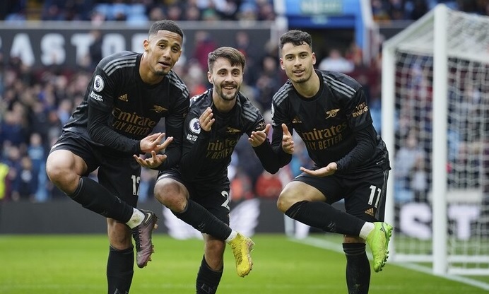 الارسنال يهزم ويستهام ويستعيد صدارة الدوري الانكليزي