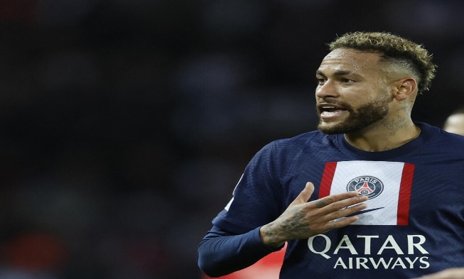 مشادة كلامية بين نيمار ولويس كامبوس