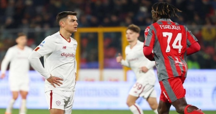 بعد صموده 83 عام.. فريق يكسر القاعدة