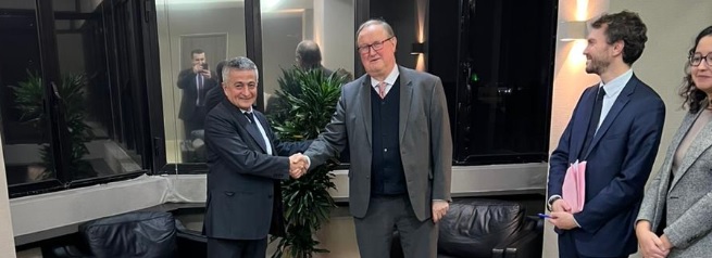 الخليل عرض مع دوكين الطروحات لمساعدة لبنان