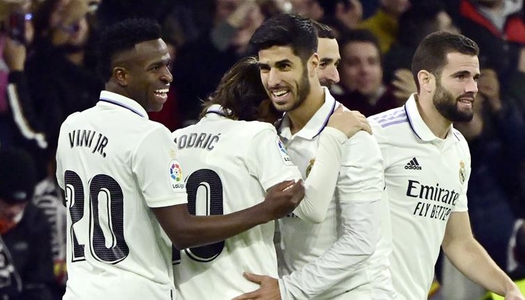 الدوري الاسباني لكرة القدم: ريال مدريد يستعيد نغمة الانتصارات ويقهر فالنسيا