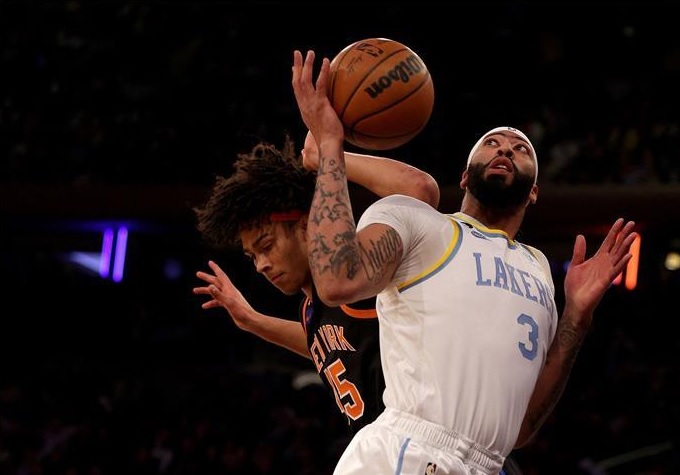 NBA: ميلووكي يواصل انتصاراته ولايكرز يهزم نيويورك نيكس