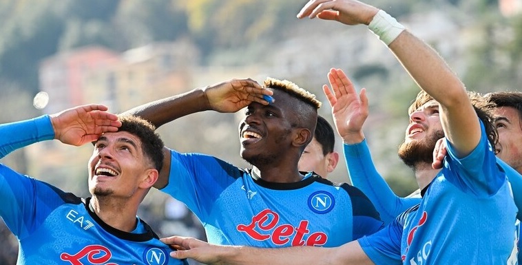 نابولي يواصل زحفه نحو لقب الاسكوديتو ويُسقط سبيزيا بثلاثية