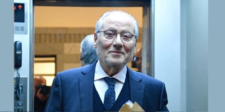 عباس الحلبي تربية