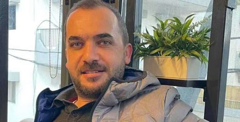 وصول جثمان محمد المحمد الى المطار