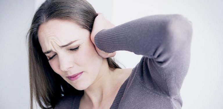 ما أسباب طنين الأذن؟