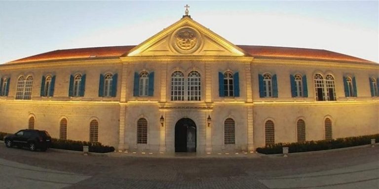 التنافس السياسي الماروني يهدد مستقبل الطائفة!