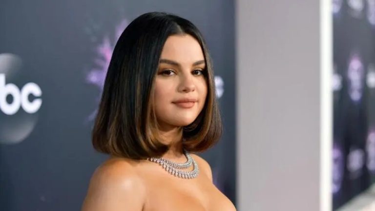 بالصور.. سيلينا غوميز بلا ماكياج