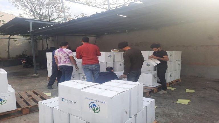 نقابة ملاحي البواخر اللبنانيين تطلق شحنة المساعدات الأولى الى سوريا