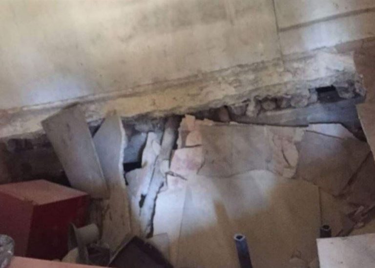 إنهيار سقف منزل في كفررمان.. ونجاة عائلة بإعجوبة