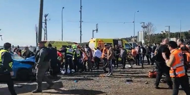 بالفيديو.. قتلى وجرحى صهاينة بعملية دهس في القدس