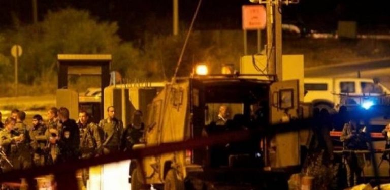 بالفيديو.. إطلاق نار على قوات الاحتلال عند حاجز “الطيبة”بمدينة طولكرم