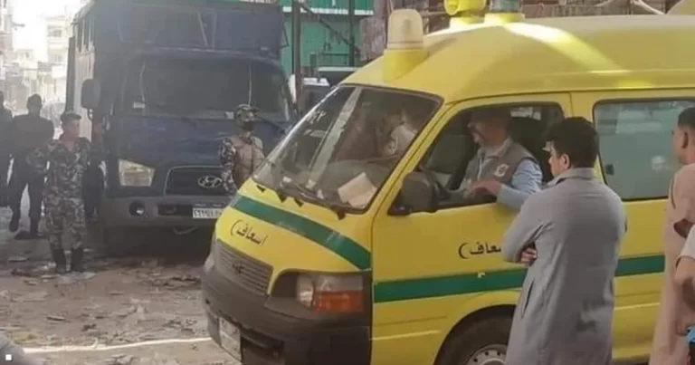 جريمة مروعة بمصر.. مدمن يهشم رأس والده المسن بسيخ حديدي