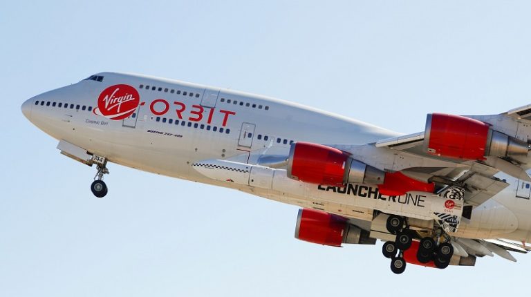 شركة الملياردير ريتشارد برانسون للأقمار الصناعية تعلق أعمالها