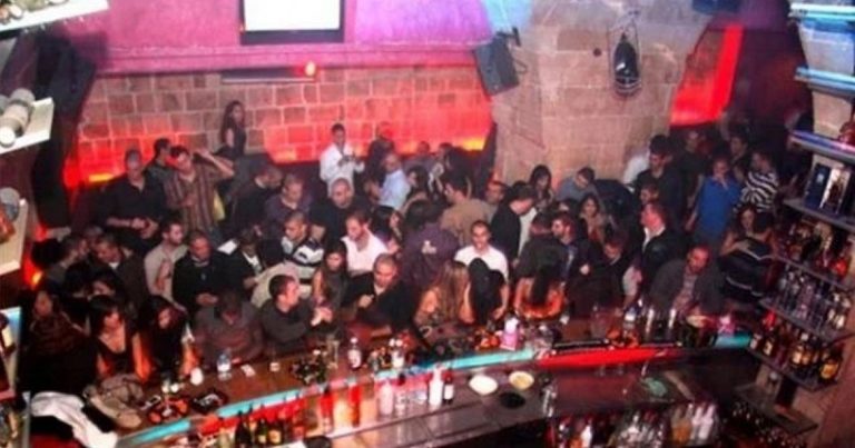 بالفيديو: إصابة عنصري أمن بإطلاق نار داخل ملهى ليلي في بيروت