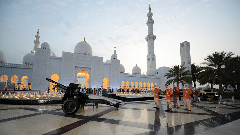 الإمارات تحيي مدفع الإفطار خلال شهر رمضان