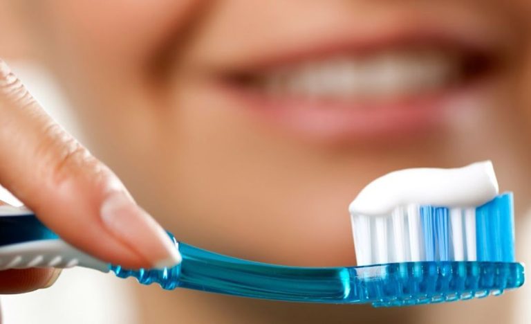 إحذر.. طريقة تنظيف اسنانك خاطئة