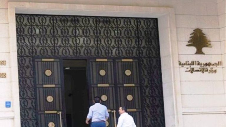 وزير الاتصالات: التعرفة بدولار “صيرفة” وإلا التقنين!