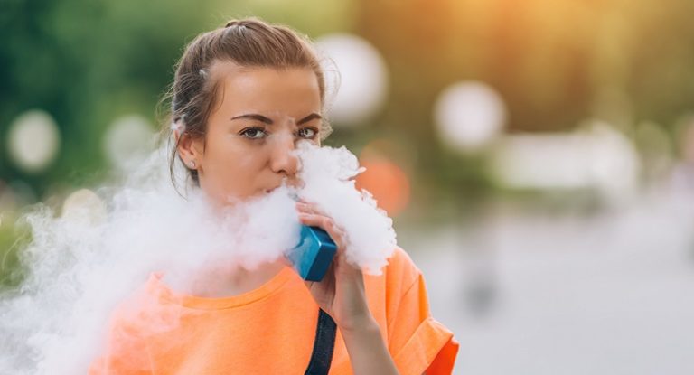 سجائر “vape” تزيد أعراض التسمم