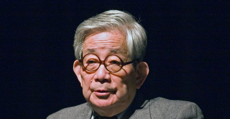 أديب ياباني