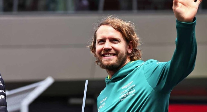 هل يعود فيتيل الى الفورمولا1؟ اكليستون يعلنها بوضوح